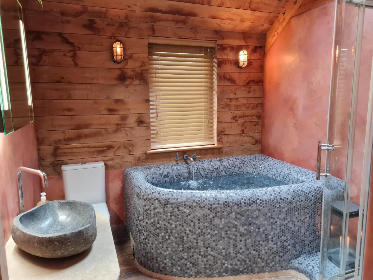 The Old Pottery, Unique Views & Spa-Like Bathroom Ashburton Esterno foto